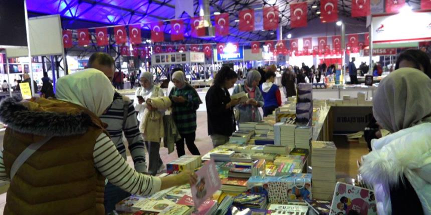 10. MALATYA ANADOLU KİTAP VE KÜLTÜR FUARI’NA YOĞUN İLGİ DEVAM EDİYOR