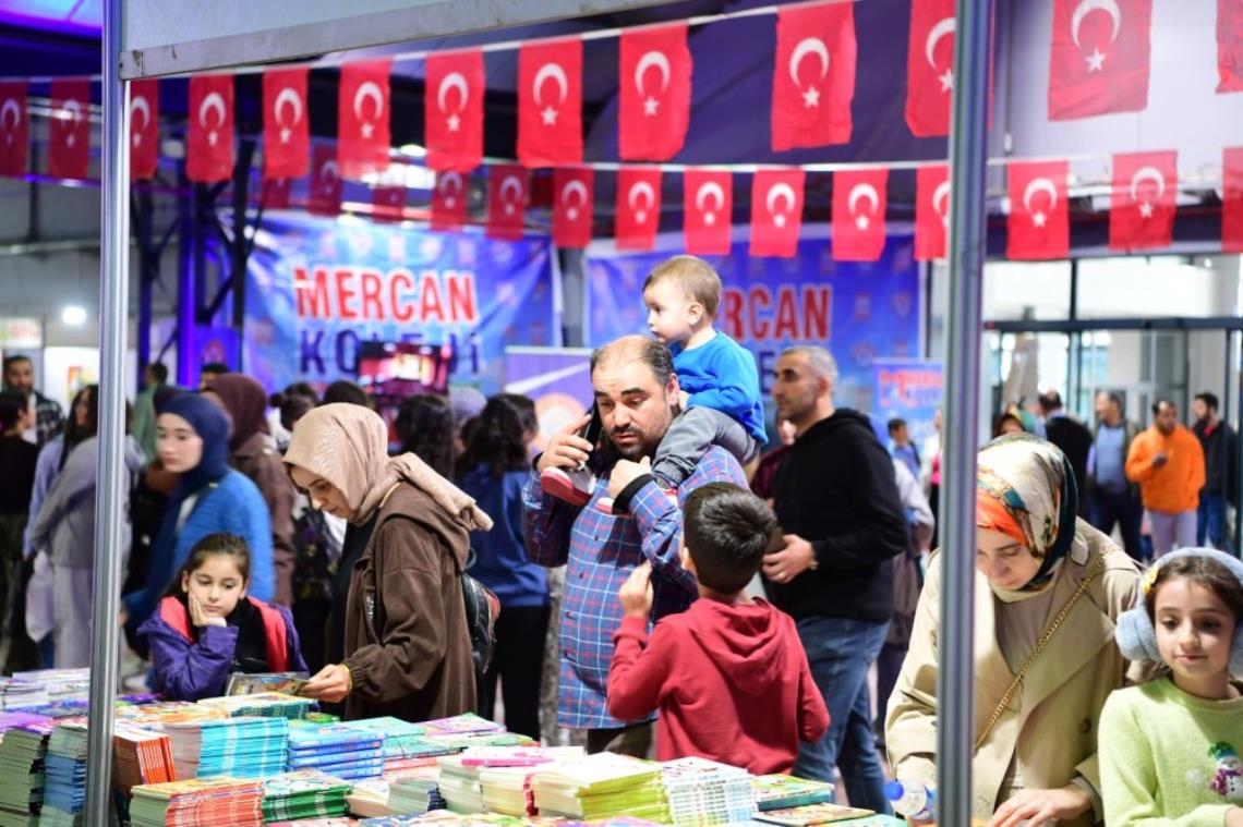 10. MALATYA ANADOLU KİTAP VE KÜLTÜR FUARI’NA OKURLARIN İLGİSİ YOĞUN