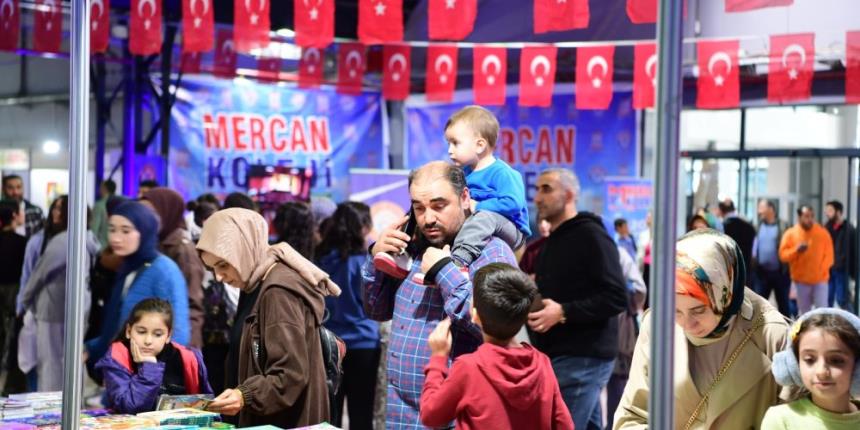 10. MALATYA ANADOLU KİTAP VE KÜLTÜR FUARI’NA OKURLARIN İLGİSİ YOĞUN