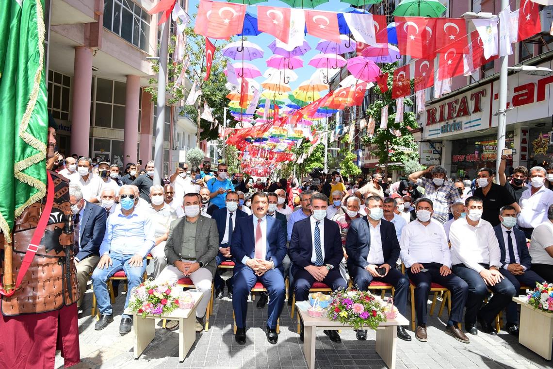 24. MALATYA KÜLTÜR SANAT VE KAYISI FESTİVALİ BAŞLADI