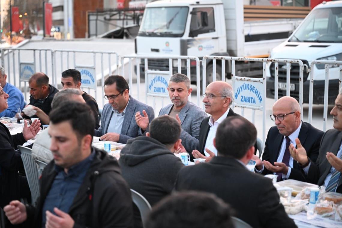 Başkan Er, İftar Programında Vatandaşlarla Bir Araya Geldi